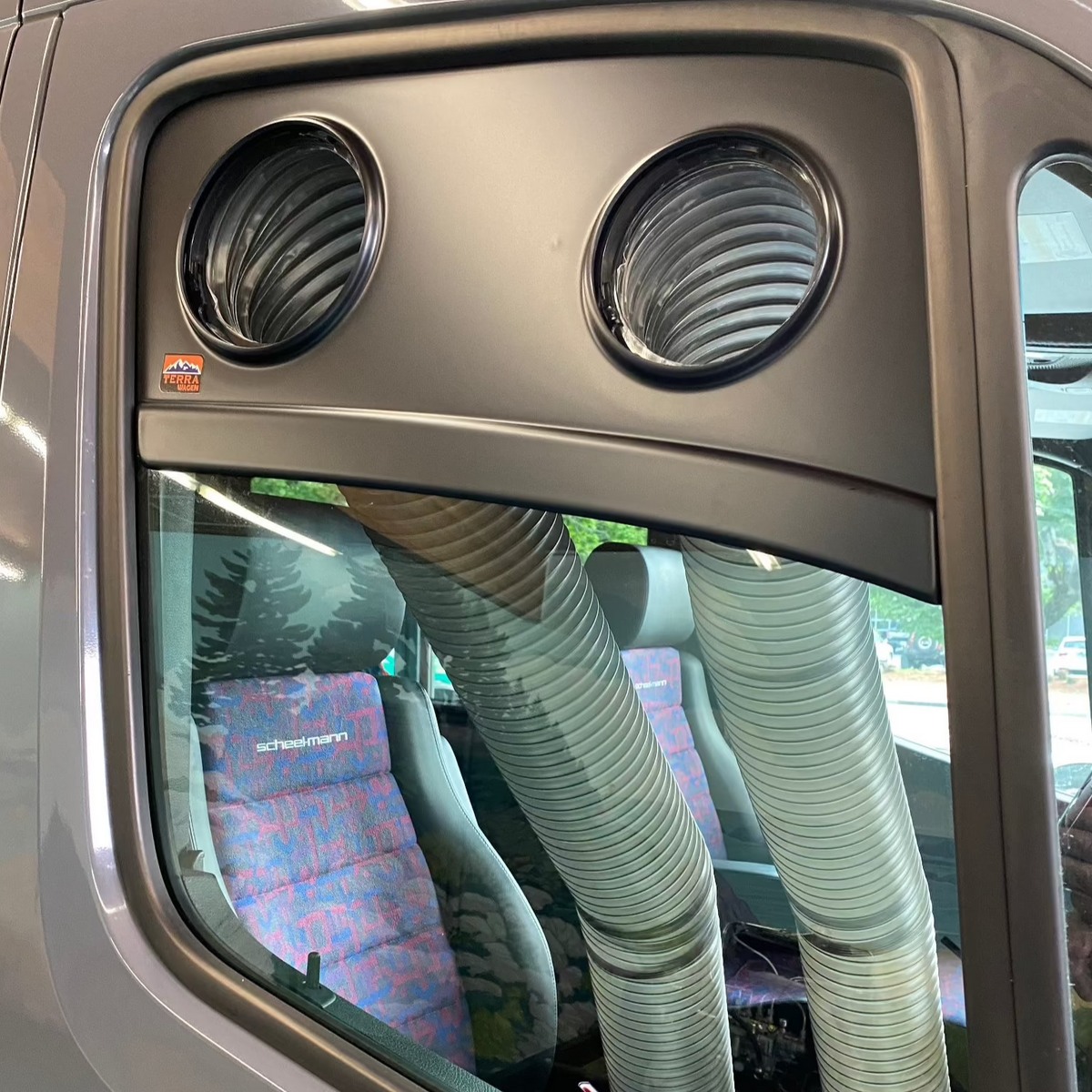 EcoFlow Wave 2 & 3 Fensterentlüftung – ABS-Entlüftung mit Insektenschutzgitter für Sprinter, Transit & ProMaster
