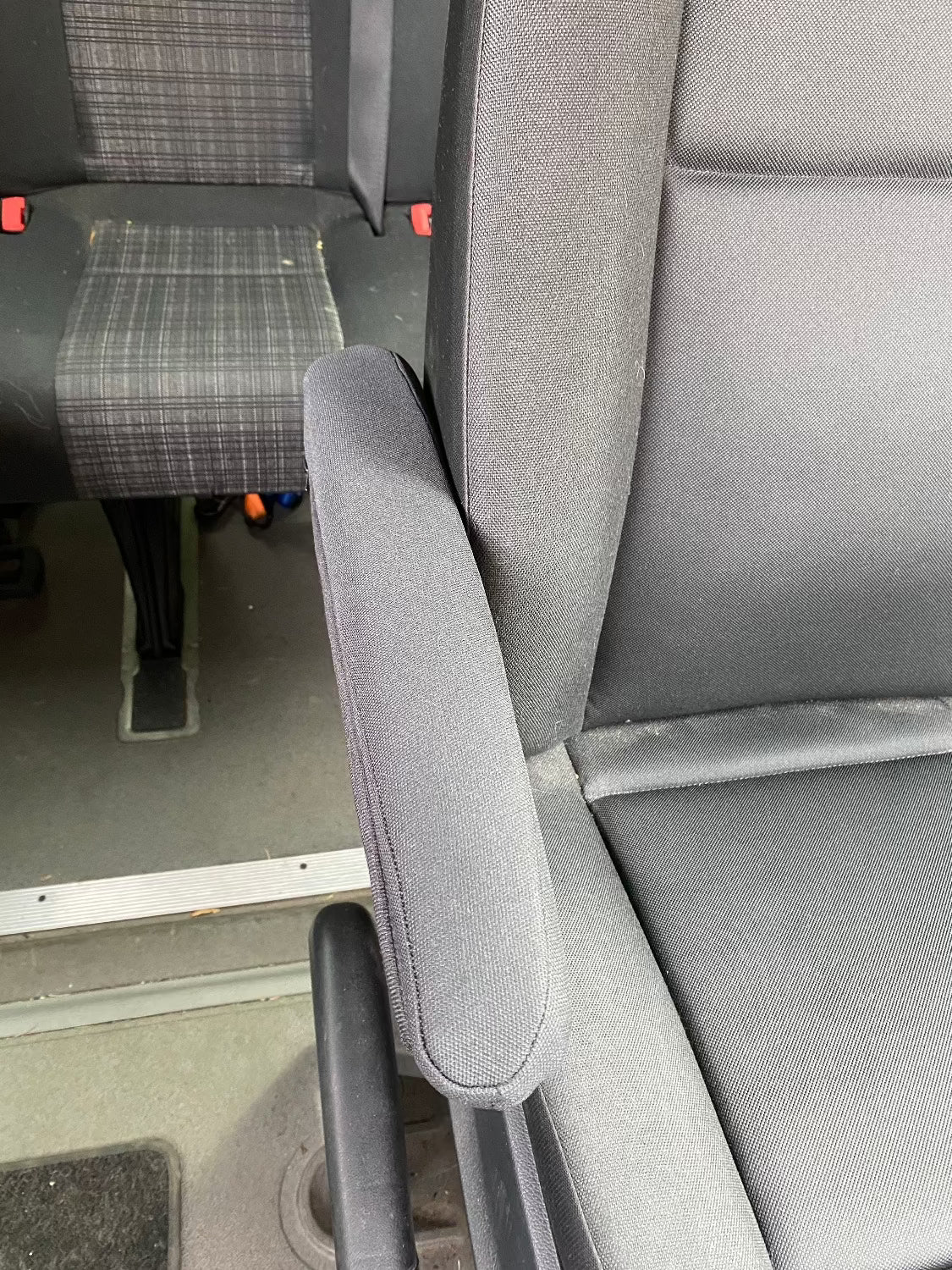 Housses d'accoudoir Sprinter 907 | Housses de protection en tissu pour accoudoirs d'origine