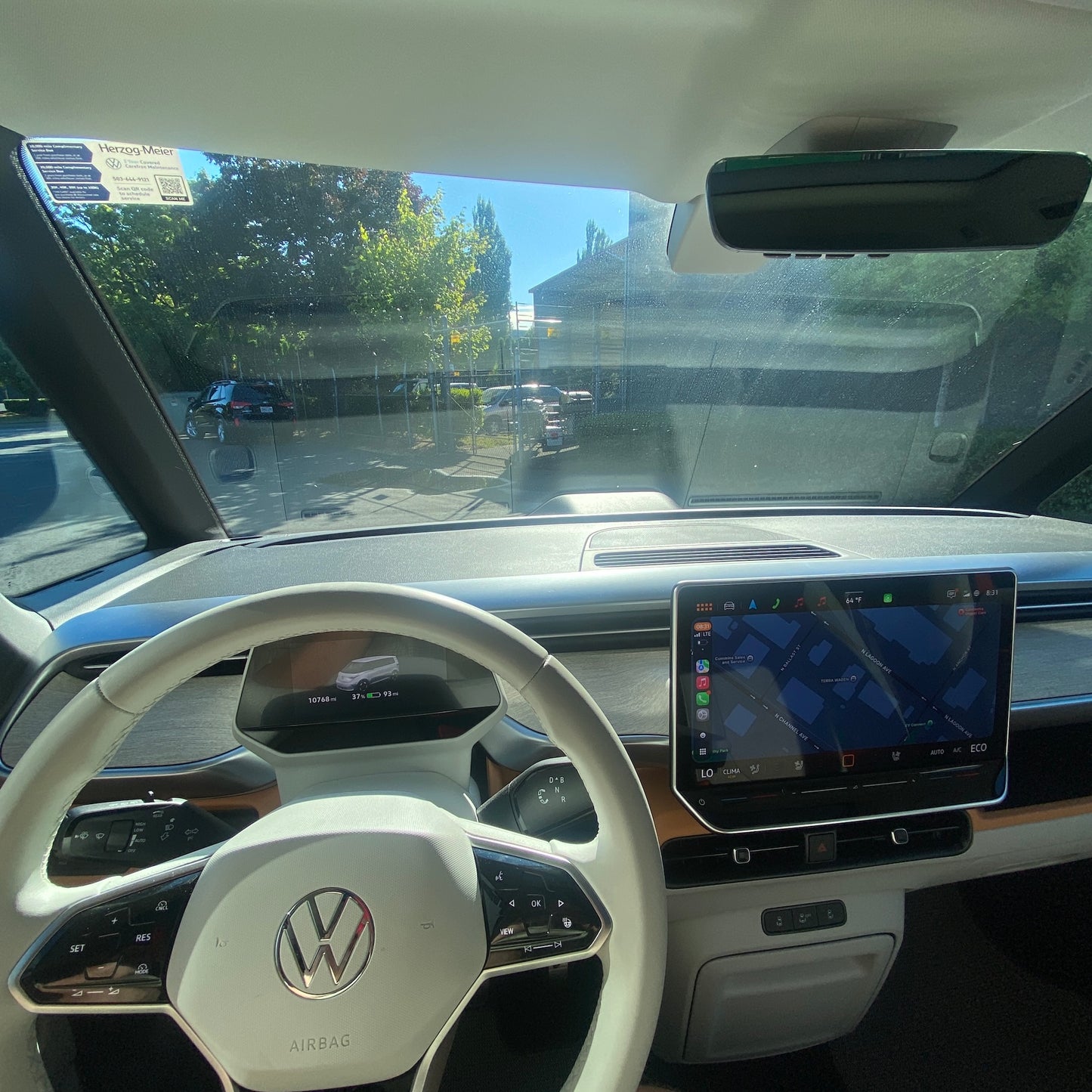 ID. Buzz Glare Guard | Reduce Reflective Dash Glare