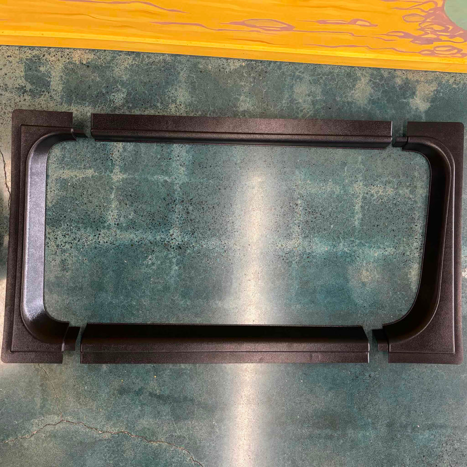 Garniture soignée pour encadrement de vitre côté conducteur Sprinter 906/907