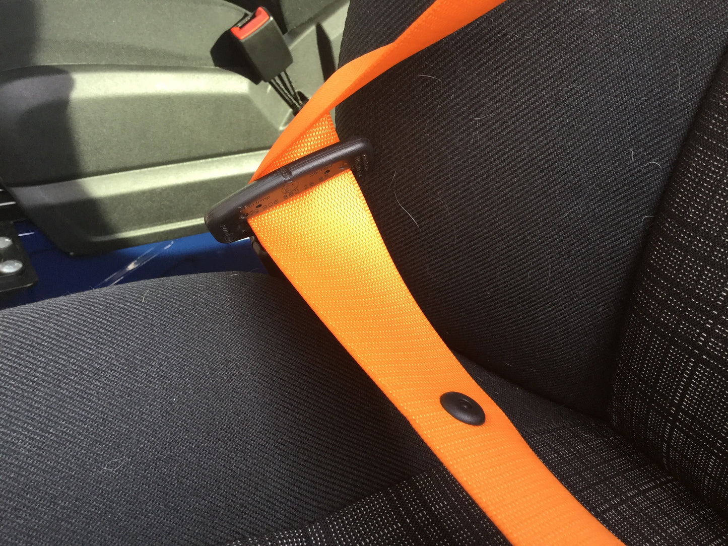 Orangefarbenes Sprinter-Sicherheitsgurtset