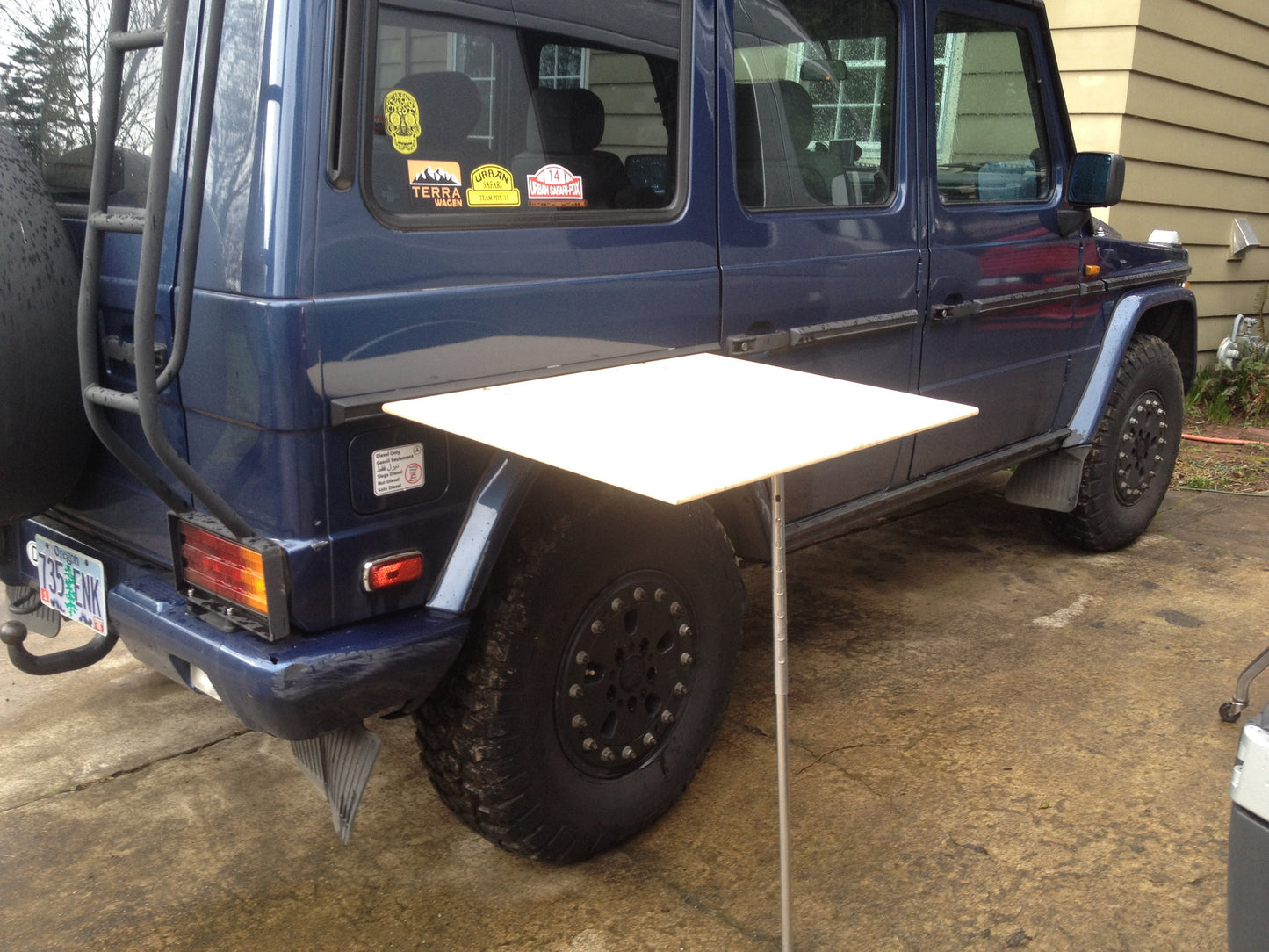 G-wagen Port-A-Prep camp table