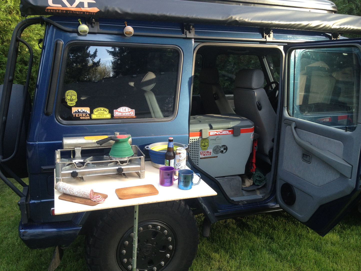 G-wagen Port-A-Prep camp table