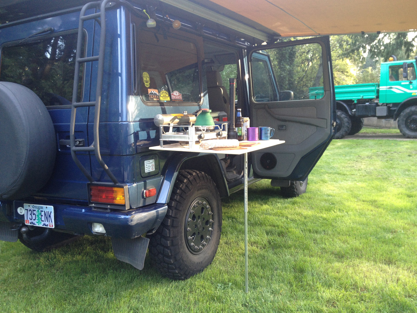 G-wagen Port-A-Prep camp table