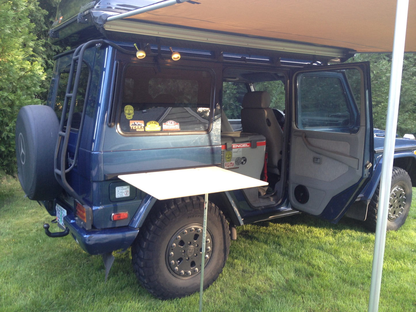 G-wagen Port-A-Prep camp table