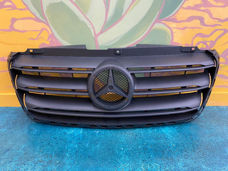 Calandre avant noire Mercedes Sprinter VS30 – 2019-2025