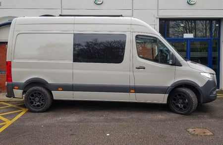 Ensemble complet d'améliorations extérieures pour Sprinter 907 – Spoiler de capot + Protection d'ailes + Bavettes garde-boue