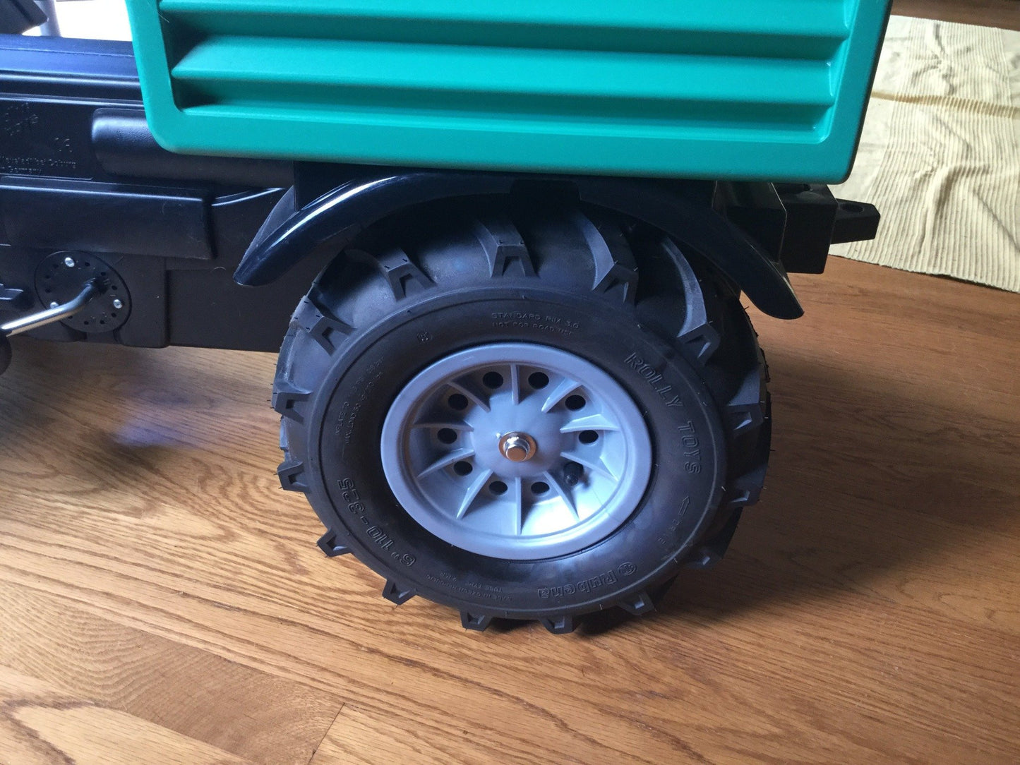 Unimog pedal truck